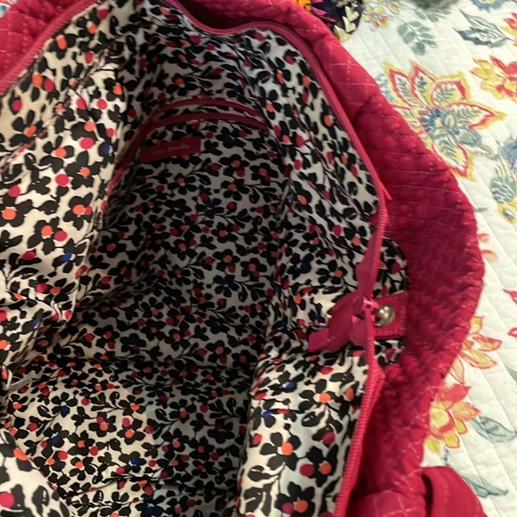 Large roomy Vera Bradley quilted tote carry on bag cute for fall fun festive - Picture 4 of 5